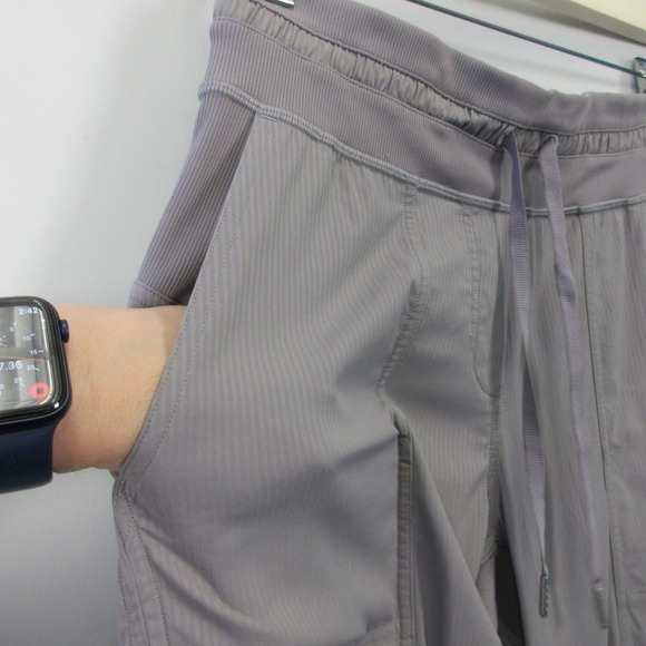 Lululemon Dance Studio Crop II Unlined 20" Women 6 Gray Jogger Pants Travel 240 - Picture 4 of 13